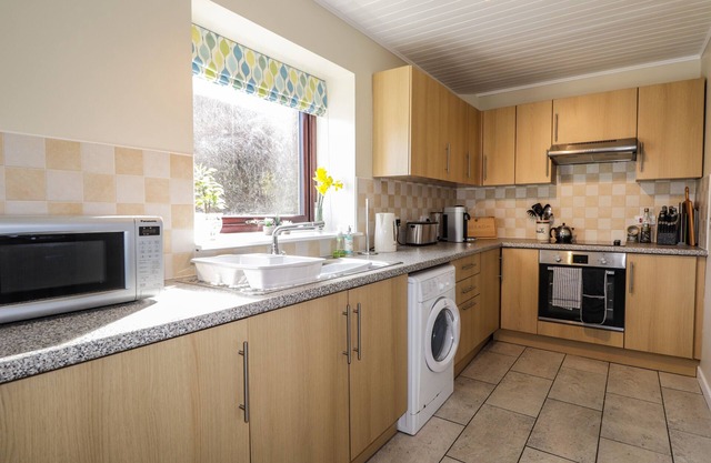 Sealladh an Locha Cottage, PORTREE