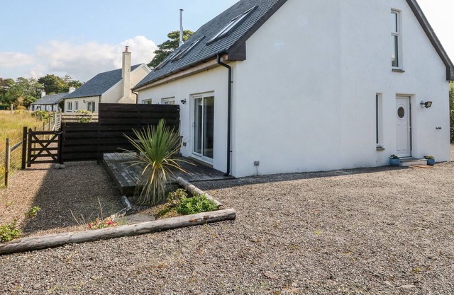 SEALLADH, romantic, with a garden in Port Appin