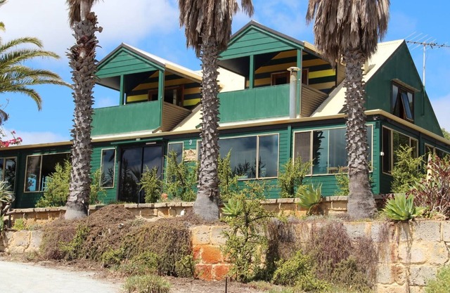 Seamoore Resort House, Guilderton.
