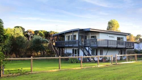 Seanic at Smiths - book a 3rd night at half price Available from 1st June - 31st Aug excluding School Holidays & Public Holidays