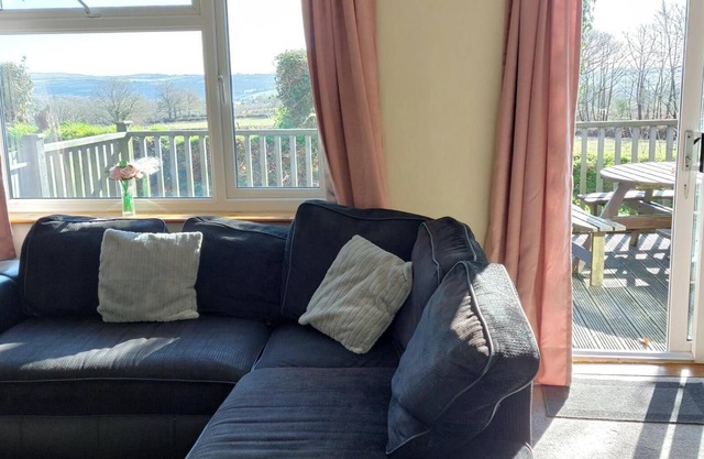 Seanicview lodge with great views over the country side and own fenced decking.