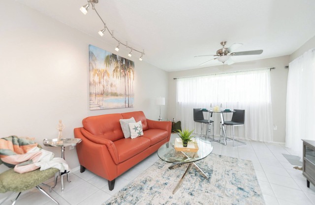 Seaport Serenity - steps from the beach!