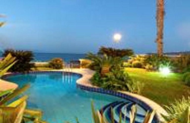 SeaRene Deluxe Seafront Maisonette