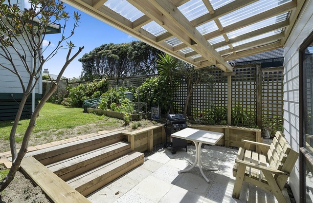 SEARENITY - WAIKANAE BEACH HOLIDAY HOME in Waikanae Beach