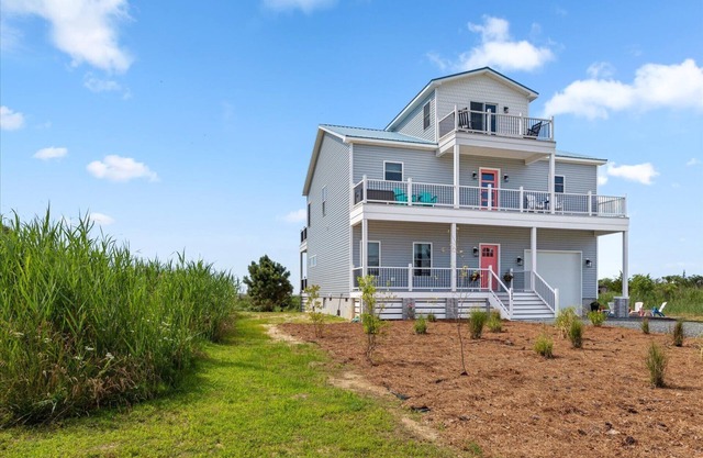 Seas the Moment - Bay, Channel, AND OCEAN VIEWS!