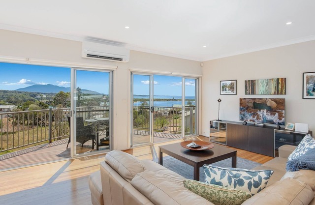 Seascape 3/7 Wattle Street