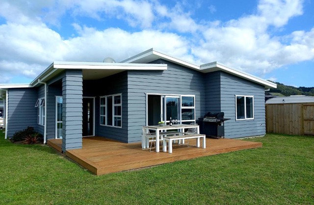 Seascape - Cooks Beach Holiday Home