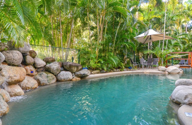 Seascape Holidays - Coral Apartments