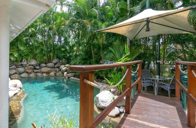Seascape Holidays - Coral Apartments