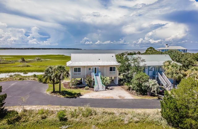 Seaside Bungalow With Million Dollar Views