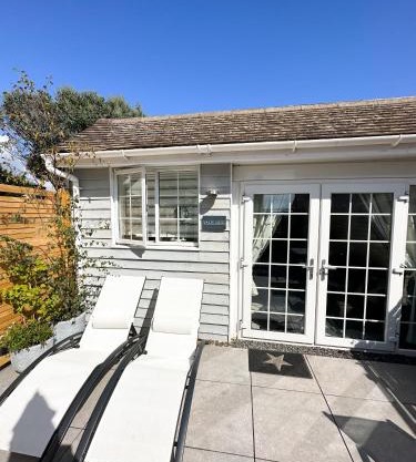 Seaside Cabin Retreat in Hayling Island