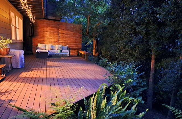 Seaside City Retreat - secluded, sunny, walk to beaches & village.
