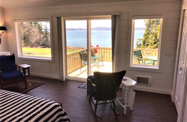 Seaside Cottage Con vistas excepcionales: precioso nuevo dormitorio principal y porche