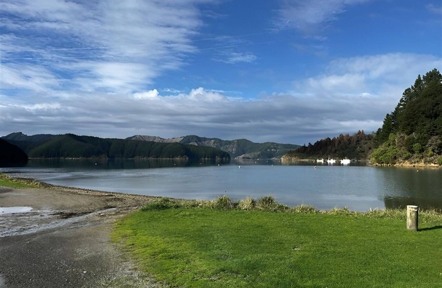 Seaside Escape in Hakahaka Bay – Relax & Unwind