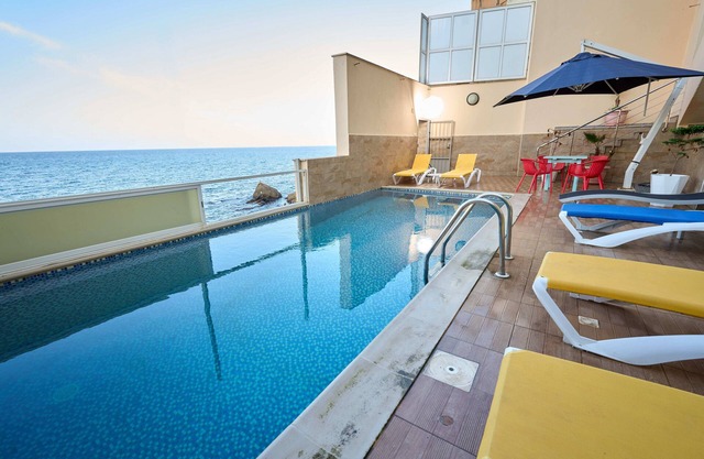 Seaside, foot in the water Capcax residence 5