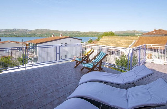 Seaside holiday house Jadrtovac, Sibenik (K-16468)