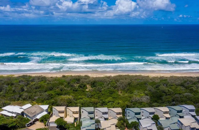 Seaside Home- Direct beach access & pet friendly