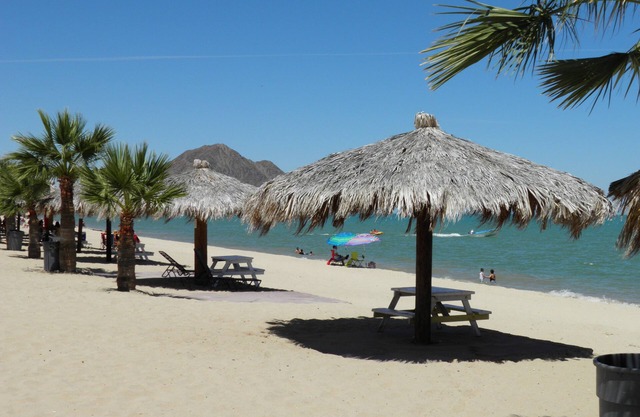 Seaside Hotel & Victor's RV Park