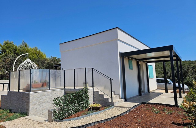 Casa para una familia con niños junto al mar Bahía Nevidansko Polje, Pasman (K-24036)
