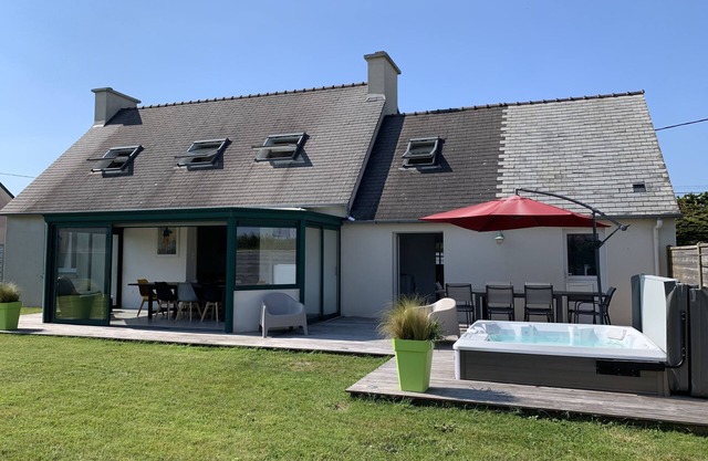 Seaside - House with Jacuzzi and garden 100m from the beach - Ideal for families
