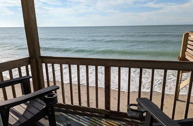 Seaside Joy - This is your happy place!