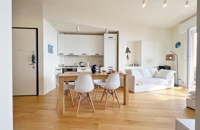 Seaside Luxury Apartment by Holiday World