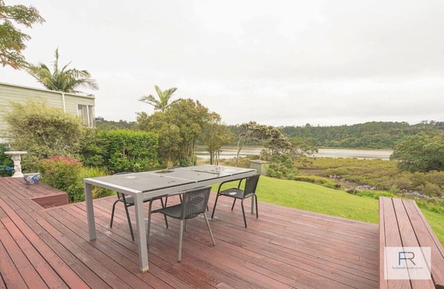 Seaside Oasis Haven (by Furnished Rentals)