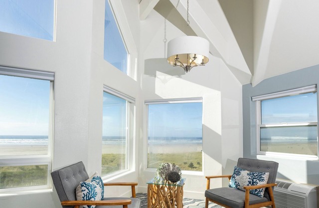 Seaside Oceanfront Inn