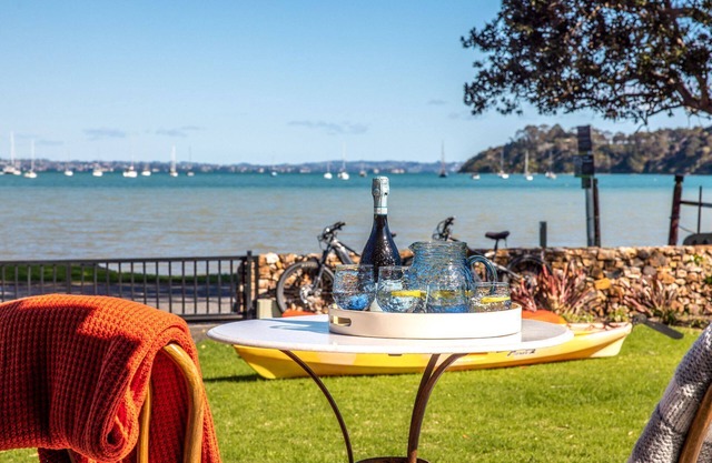Seaside on Waiheke - Stay Waiheke