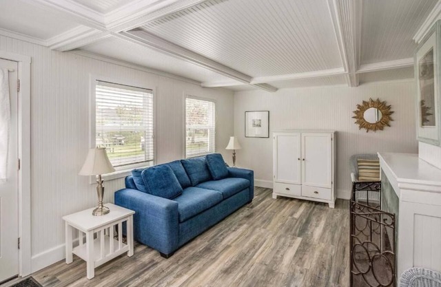 Seaside Serenity a Short Walk from Haystack Rock! Kitchenette, Parking!