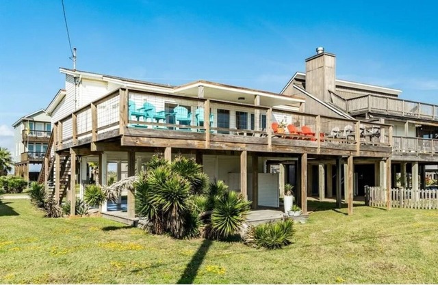 Casa moderna recién renovada, a dos minutos a pie de la playa.