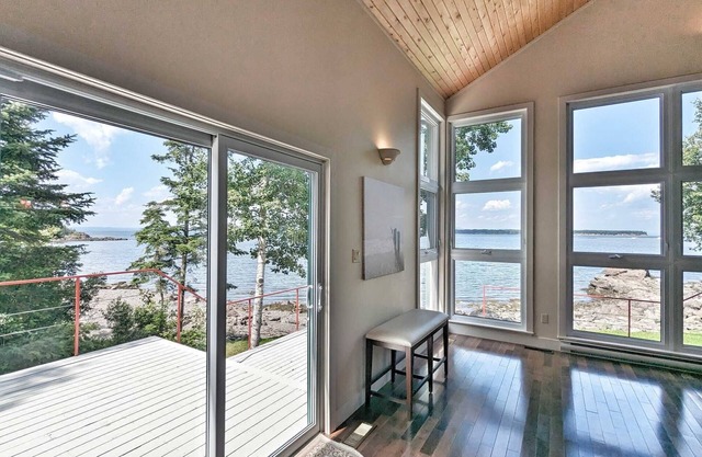 Seaside Serenity - Private Waterfront Escape by the Bay of Chaleur
