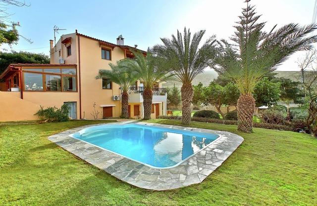Fantástica casa en Karteros con piscina privada