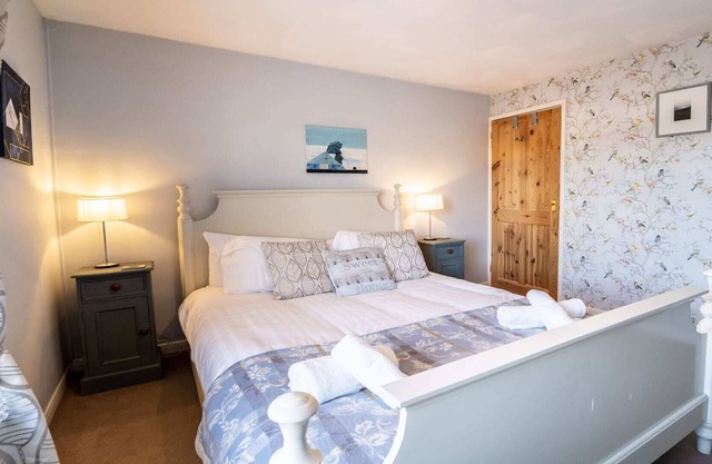 Seaside Snug – 2 Bedroom Home - near the Beach 🏖️ - Pets✅ - Garden