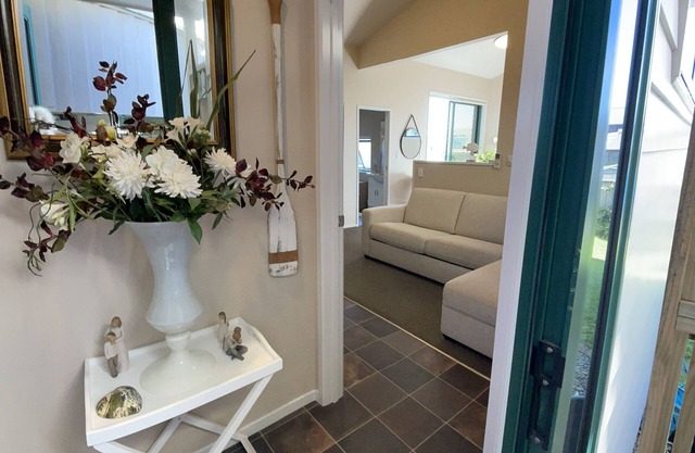 Seaside Studio Apartment with sea view deck