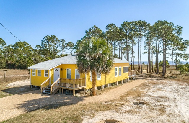 Seaside Sunrise 2BR/1BA beachfront home