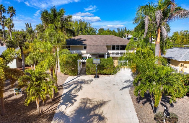 Seaside Villa Destin - Single home with privat pool in the heart of Pine island