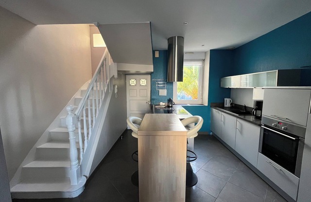 Seasonal rental: House with swimming pool