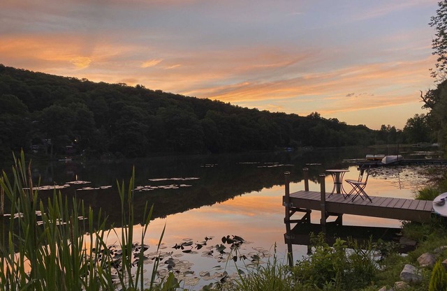 Seasonal Rental Luxury Lake Front Beauty