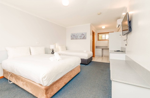 Seasonal South Motel & Function Centre