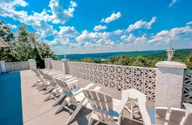 Sleeps 19! 6BR w/ Pool & Sauna – Perfect for Fall!