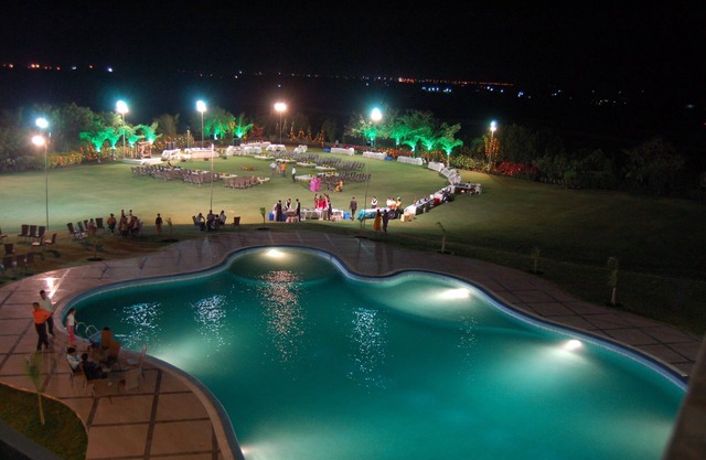 Seasons Hotel