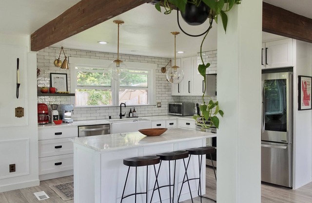Seattle Lighthaus: 4BR Retreat, Entire Property with Luxurious Amenities! ✨