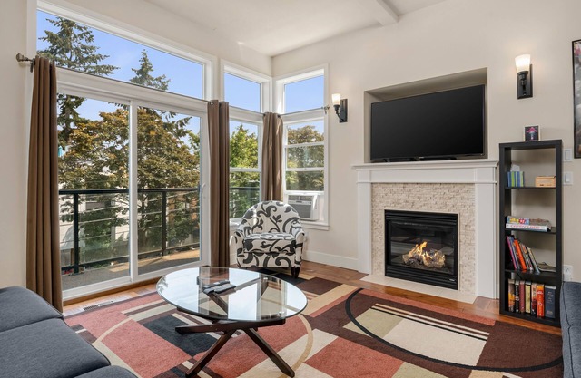 Seattle Vacation Home: The Aerodrome