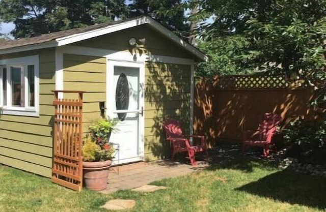 Seattle’s Tiny Home. Easy City Access!