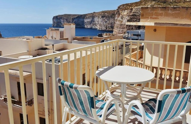 Seaview 2-bedroom Apartment in Xlendi