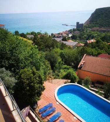 Seaview apartment complex Karia12