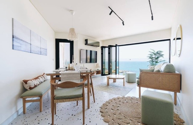Designer Seaview Condo in Gleem