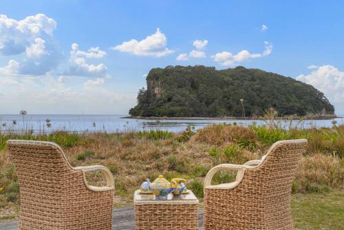 Seaview Escape - Beachfront Home