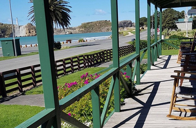 Seaview House at Castlepoint with Great Views